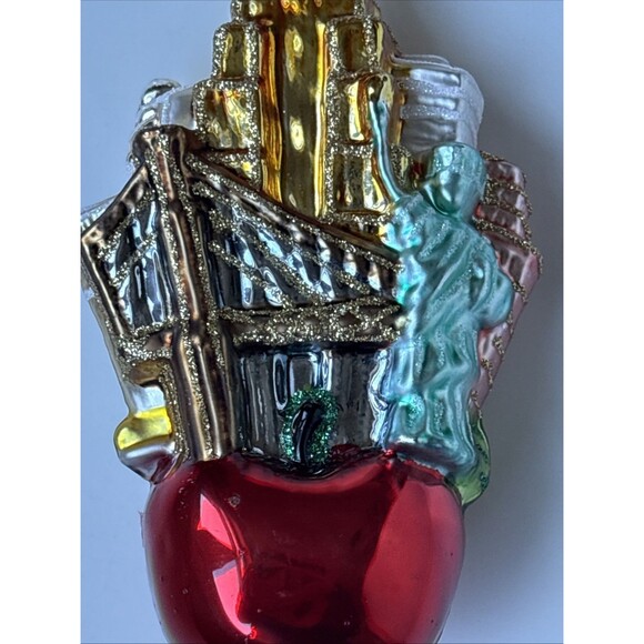 EUC The Big Apple New York Landscape Polish Mouth Blown Glass Christmas Ornament - Picture 8 of 11